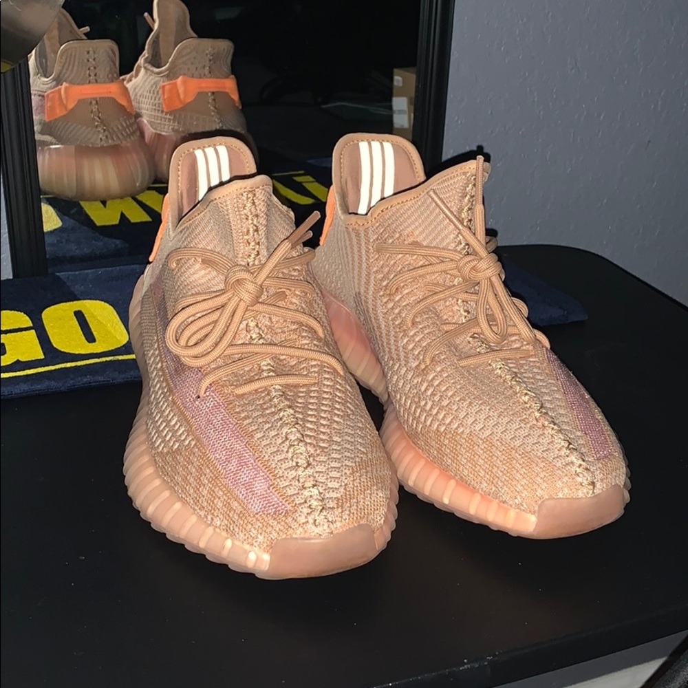 Adidas Yeezy’s 350 V2
